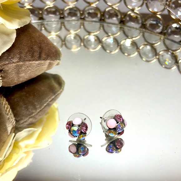 Rose shiny earrings. - Picture 2 of 2